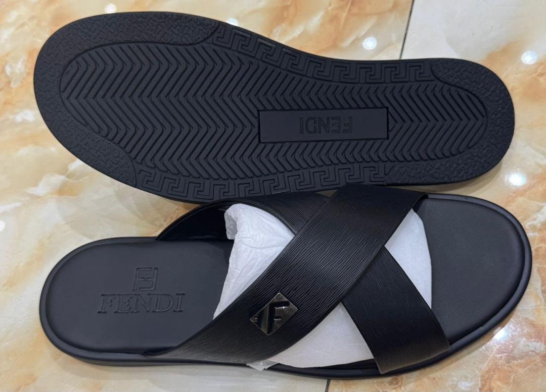Sandale Fendi